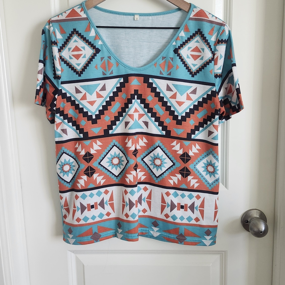 Geometric Graphic Short Sleeve Tee
